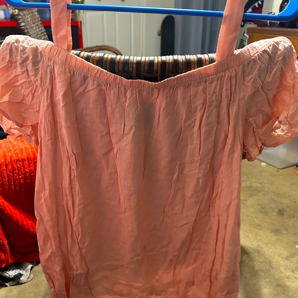 Bobeau light pink off the shoulder/ cold shoulder top